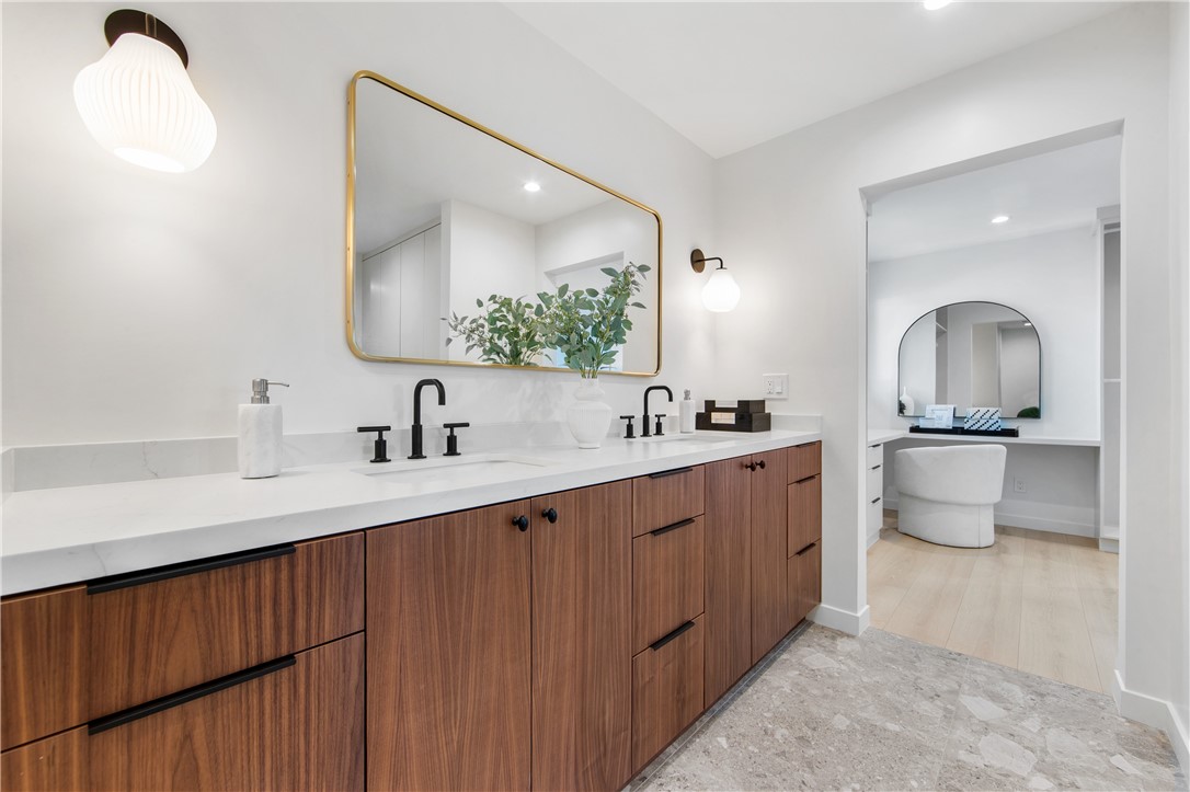 19321 Manor Point Circle