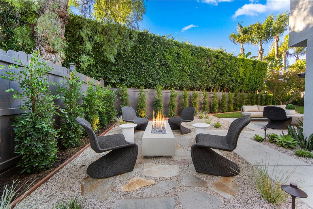 19321 Manor Point Circle