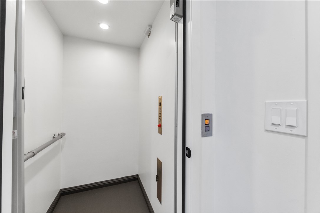 19321 Manor Point Circle