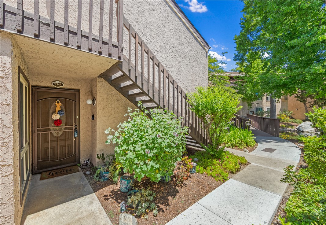 7890 E Spring