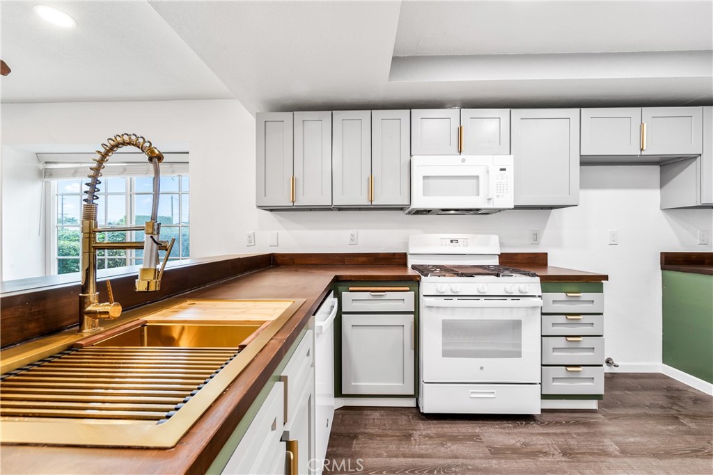 501 77 Stone Harbor Circle