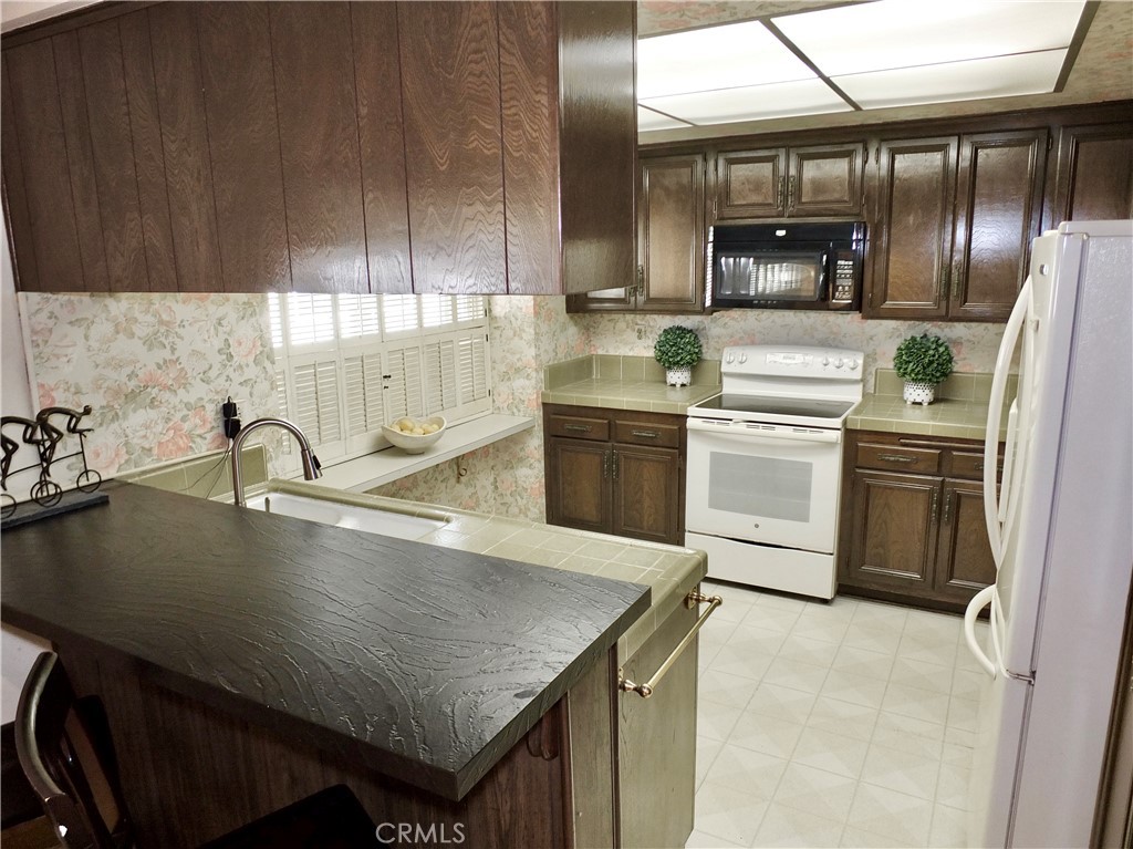 1140 Palo Verde Avenue