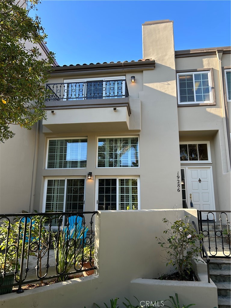 19286 Wingedfoot Circle