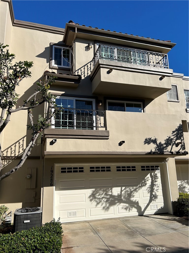 19286 Wingedfoot Circle