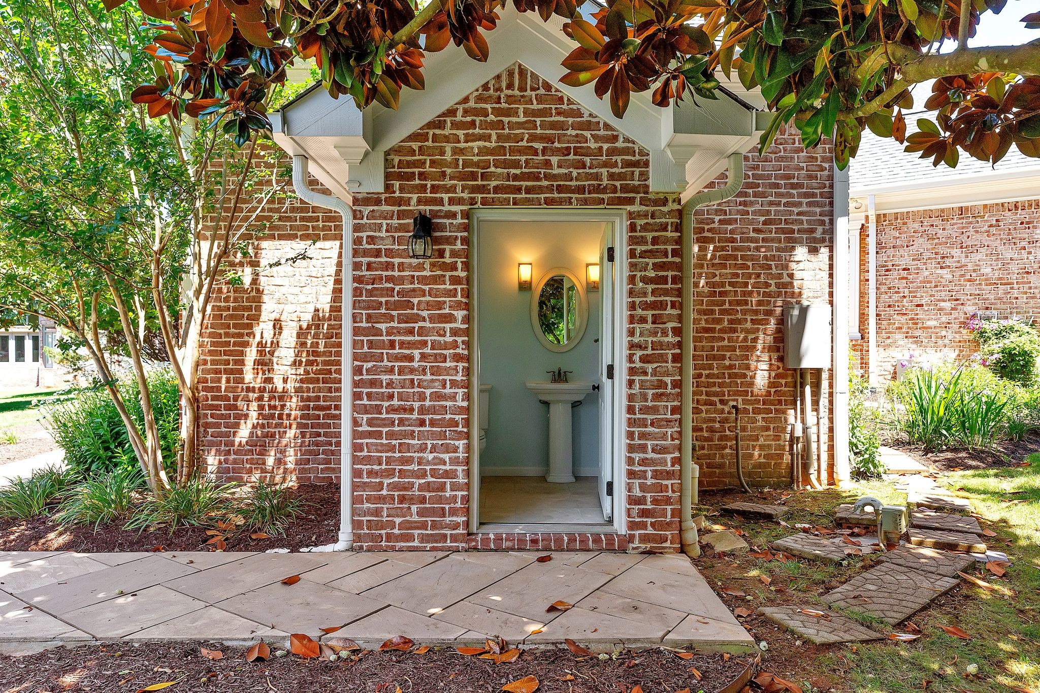 1506 Avellino Circle