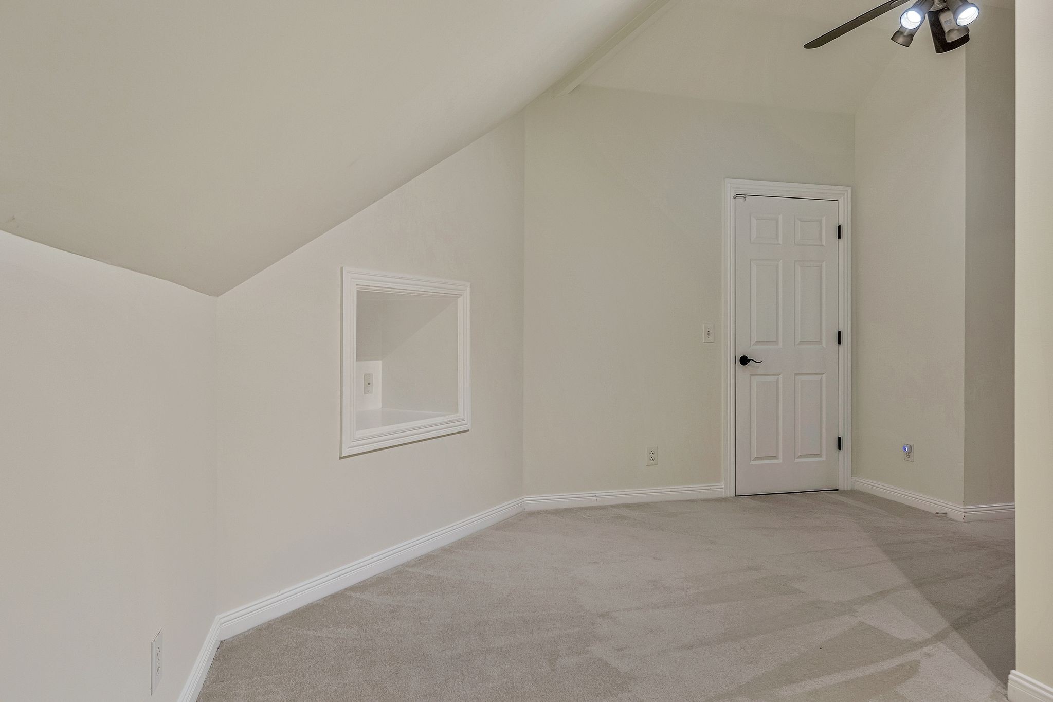 1506 Avellino Circle