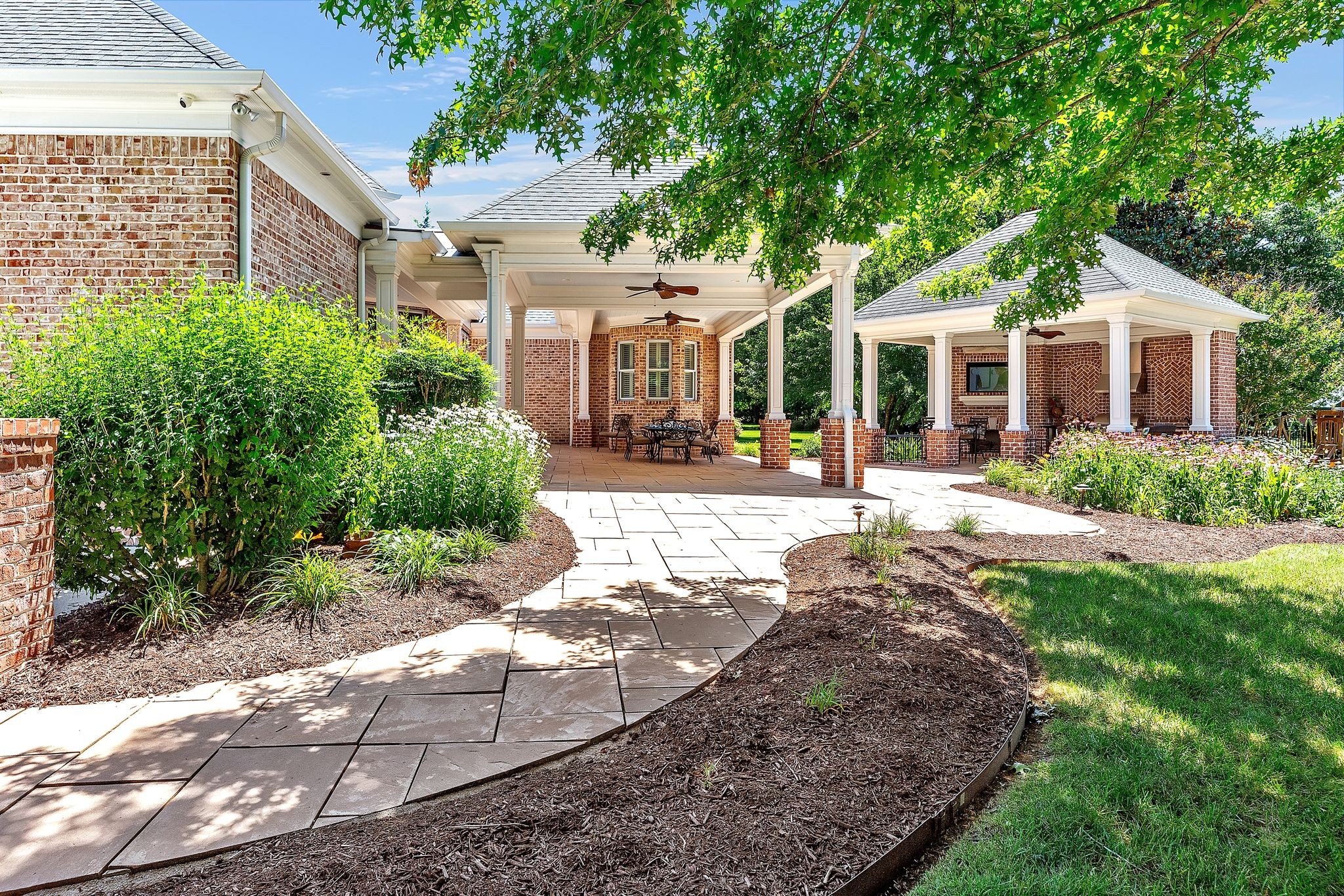 1506 Avellino Circle