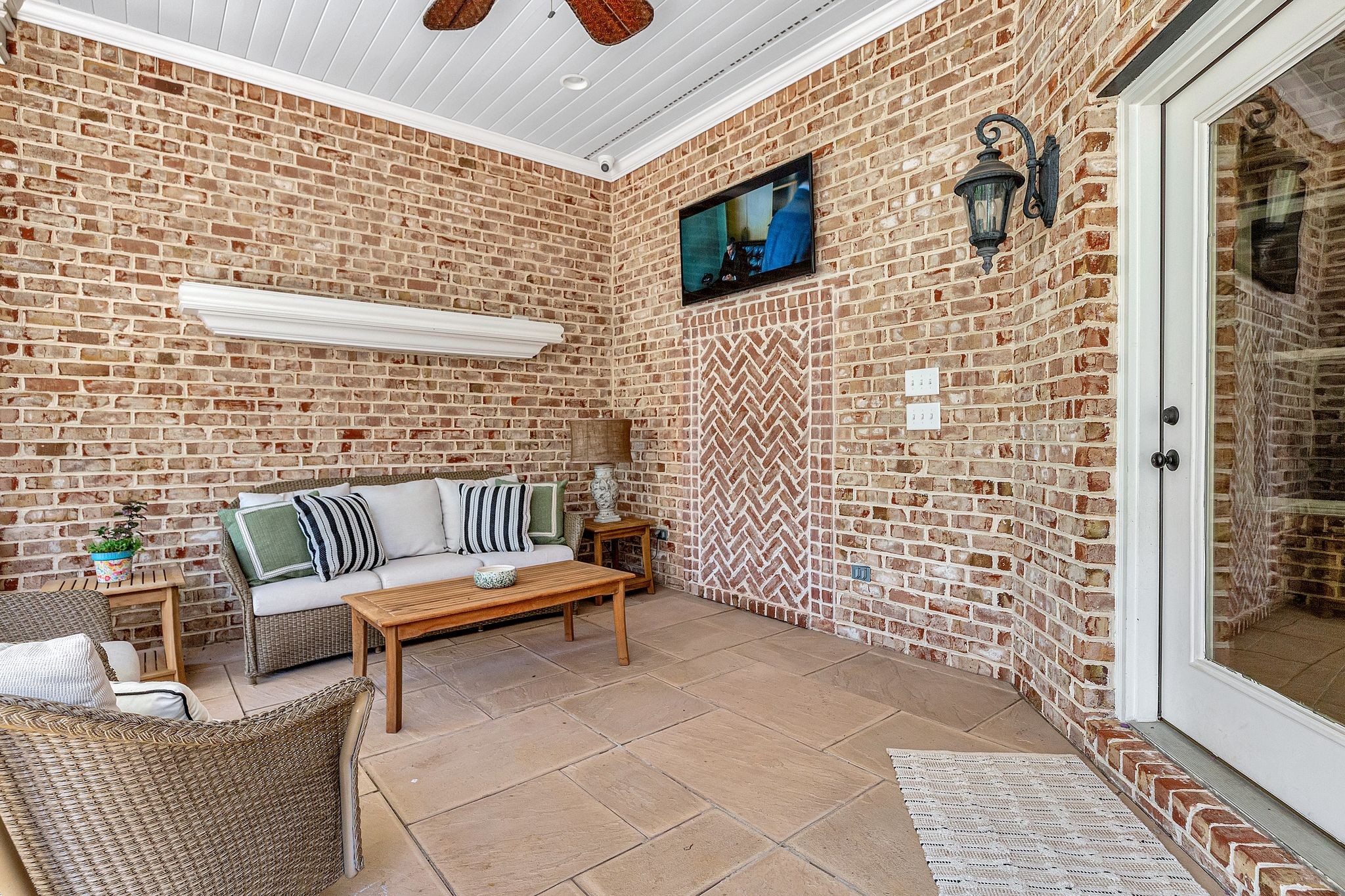 1506 Avellino Circle