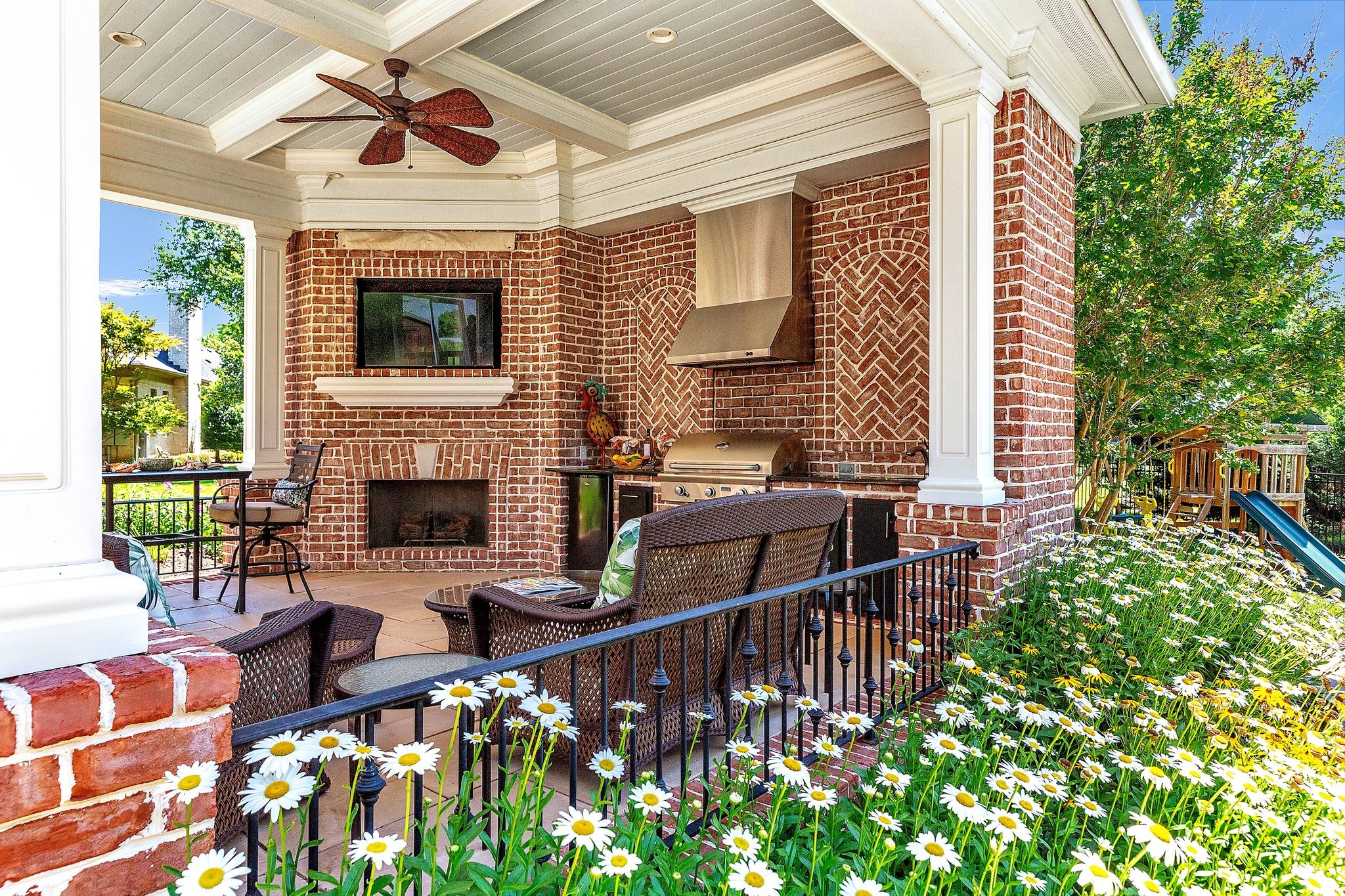 1506 Avellino Circle