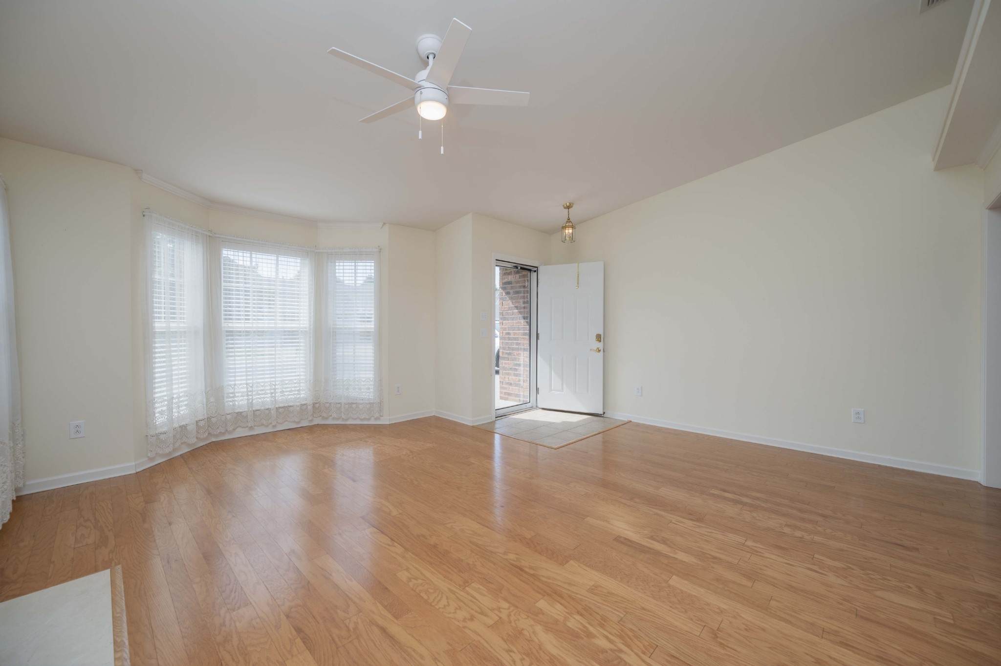 641 Forest Glen Cir