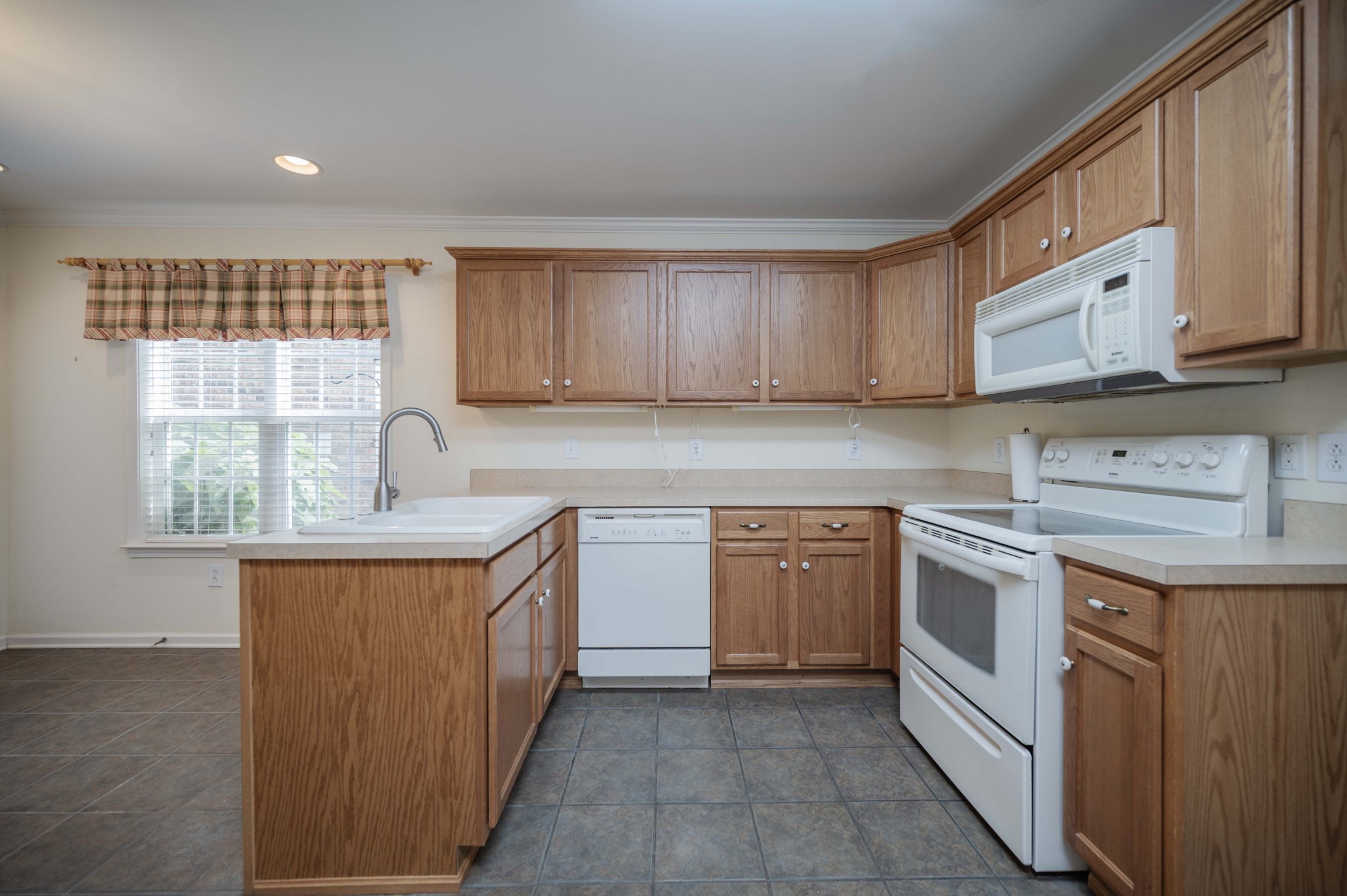 641 Forest Glen Cir