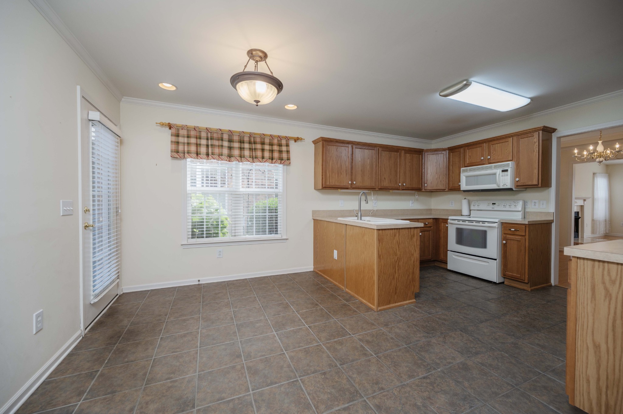 641 Forest Glen Cir