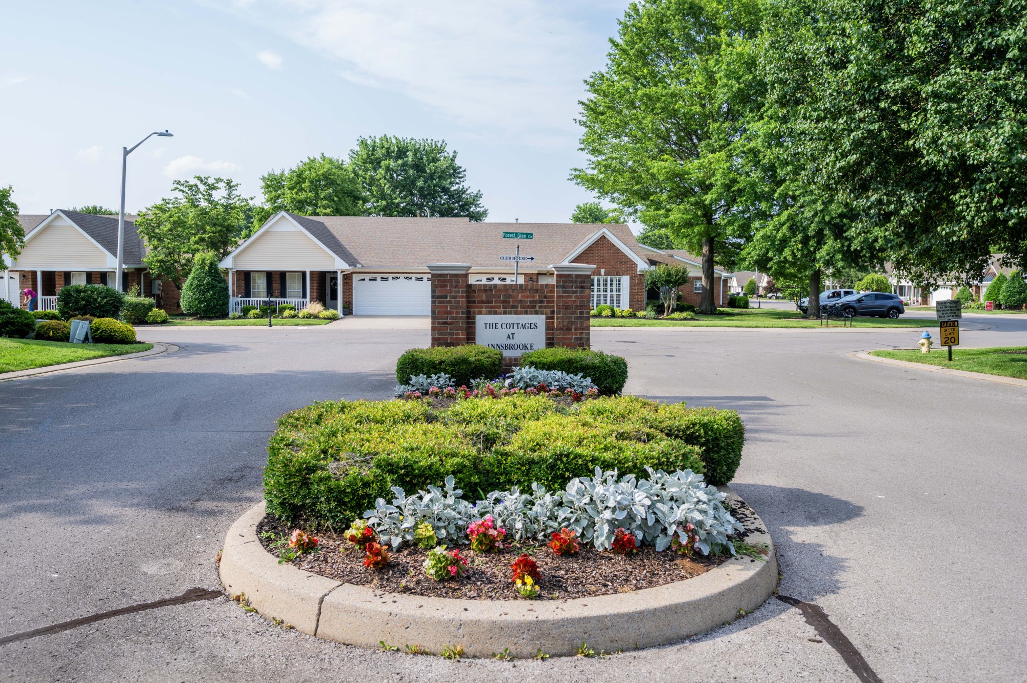 641 Forest Glen Cir