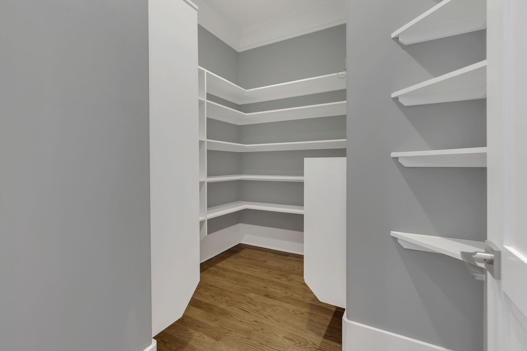 1430 Avellino Cir