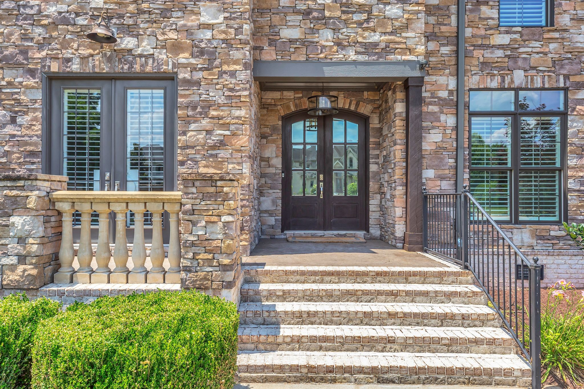 1430 Avellino Cir