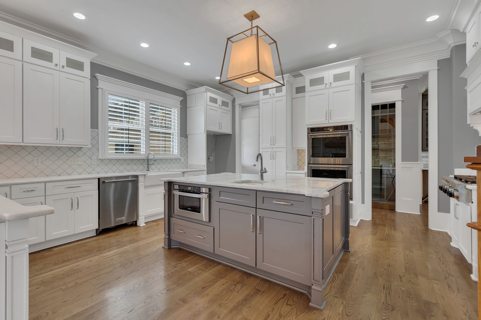 1430 Avellino Cir