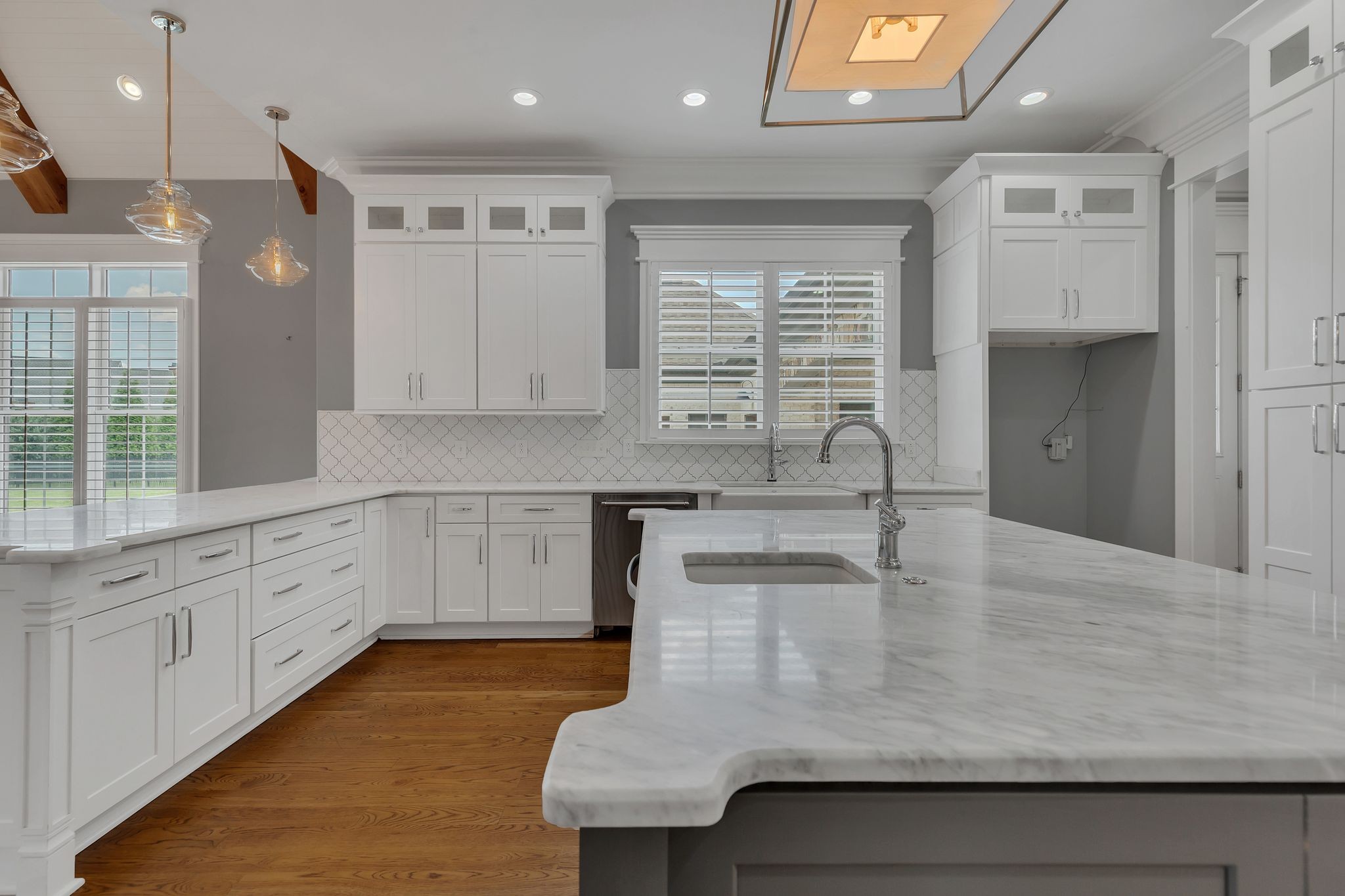1430 Avellino Cir