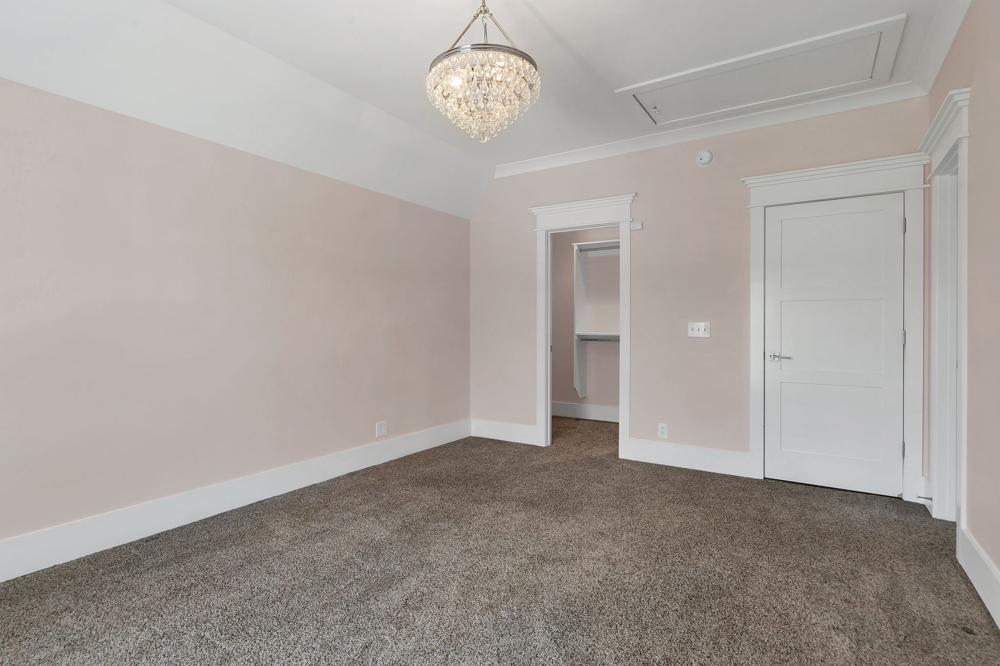 1430 Avellino Cir