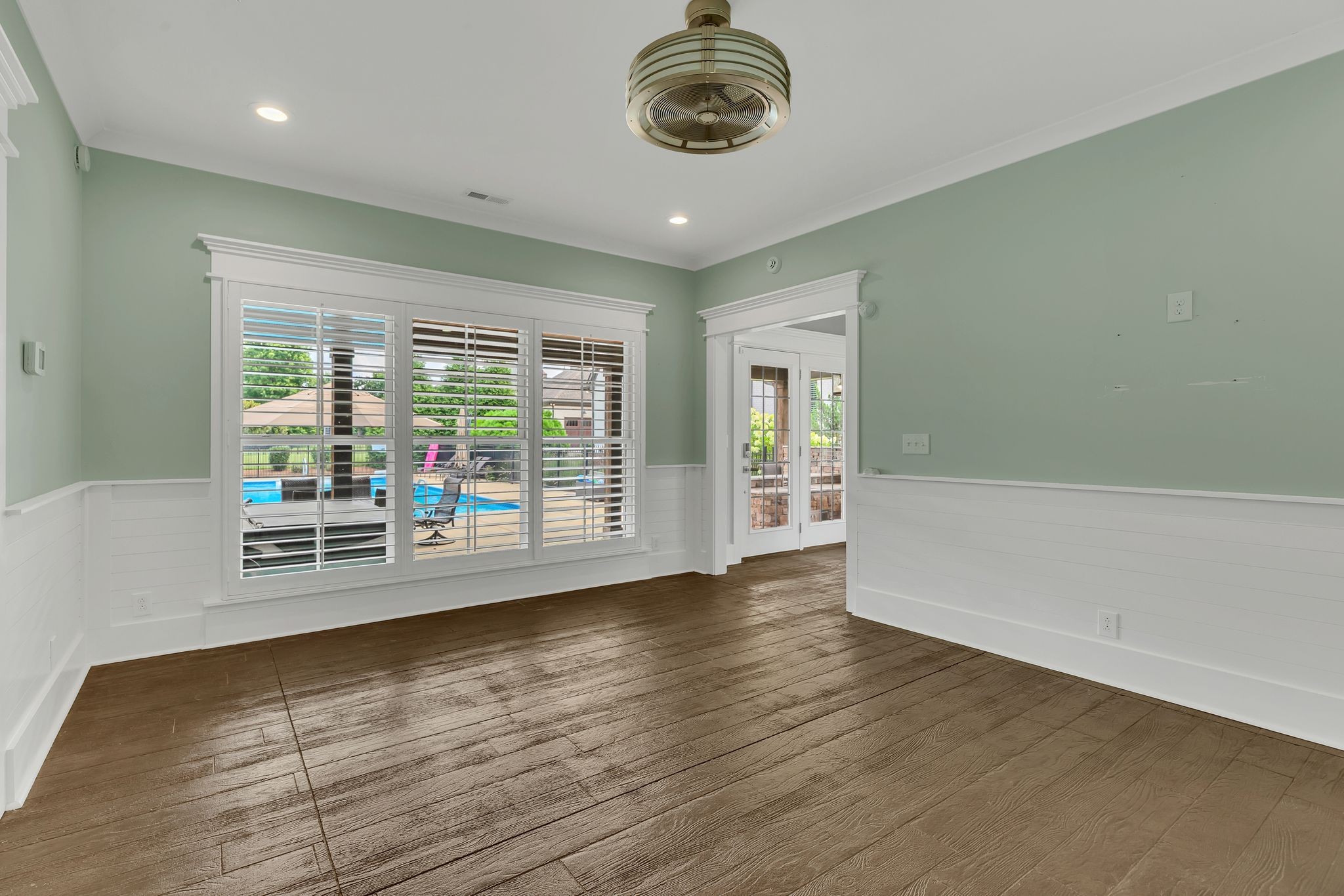 1430 Avellino Cir