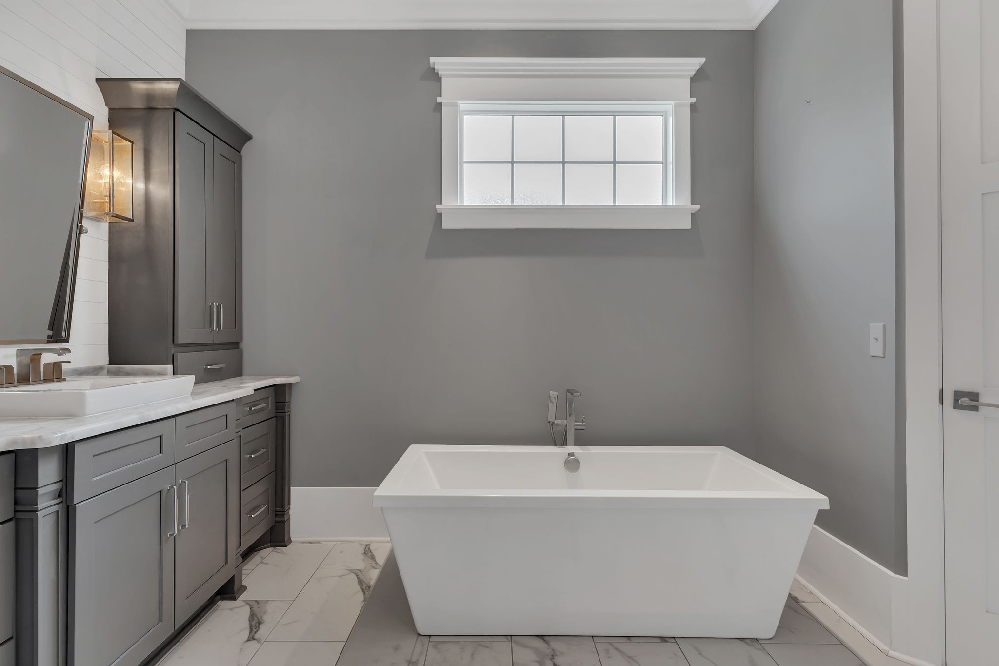 1430 Avellino Cir