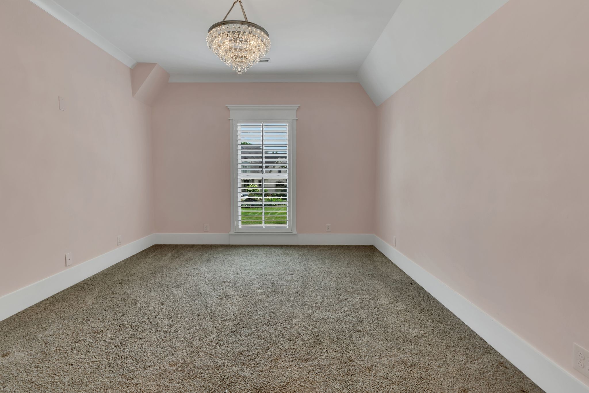 1430 Avellino Cir
