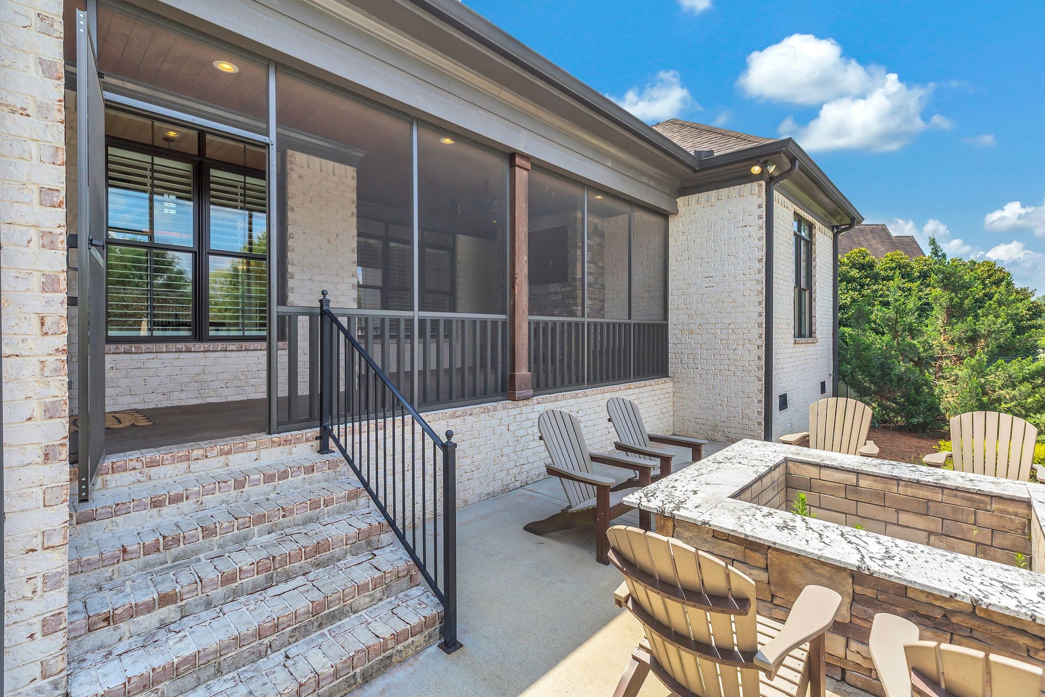 1430 Avellino Cir