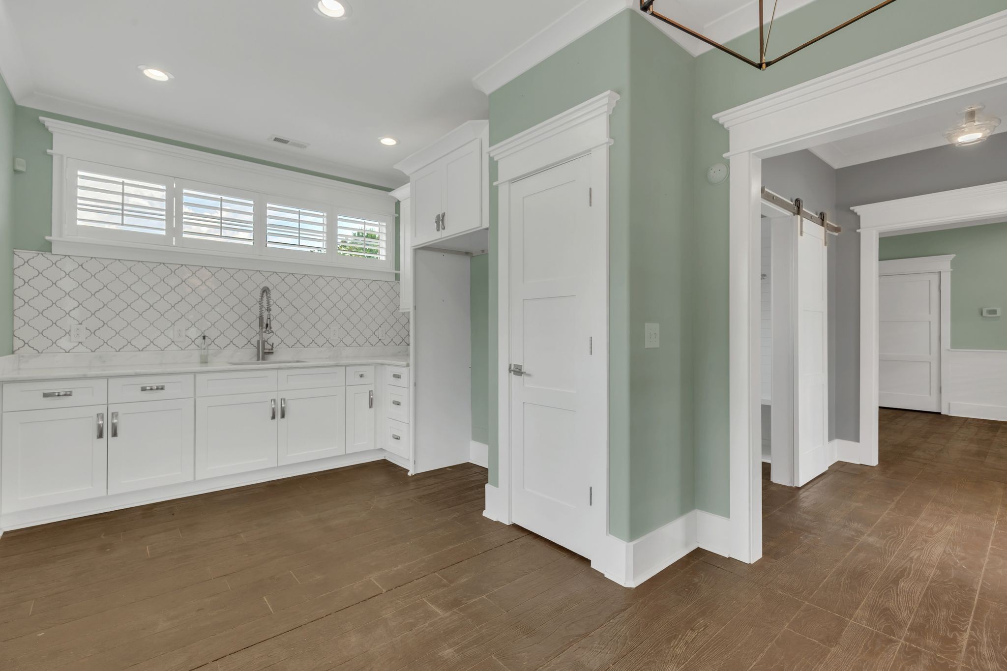 1430 Avellino Cir