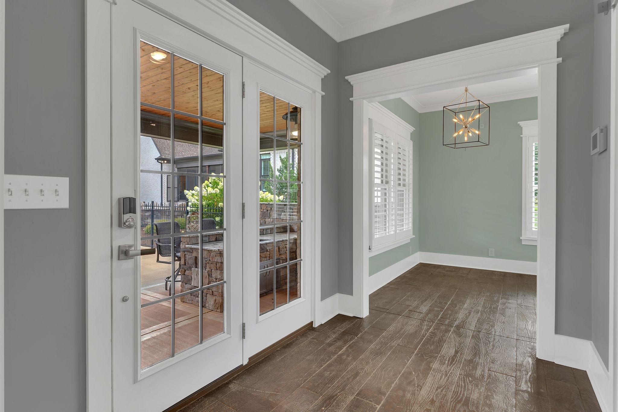 1430 Avellino Cir