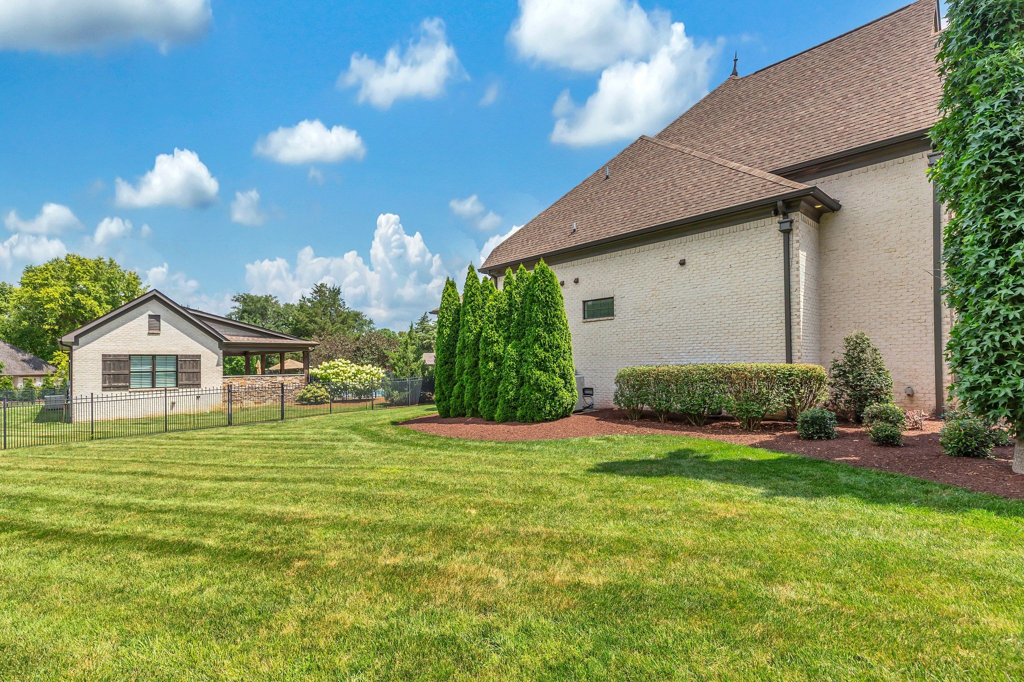 1430 Avellino Cir