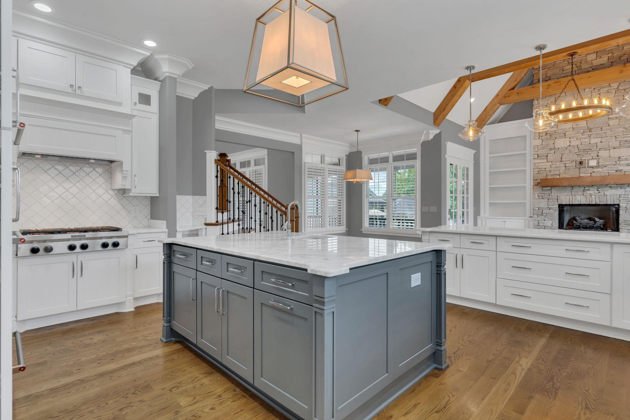 1430 Avellino Cir