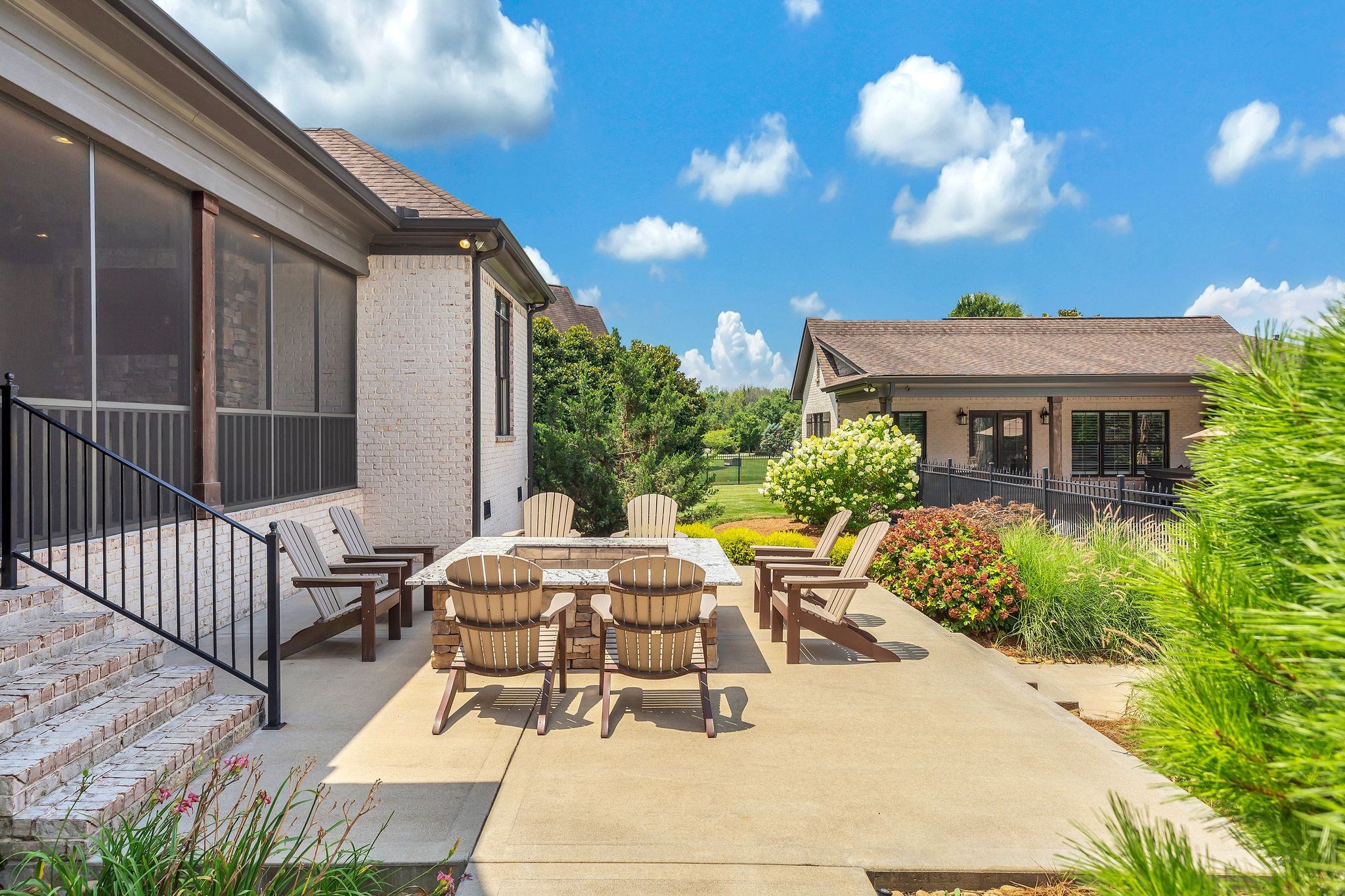 1430 Avellino Cir