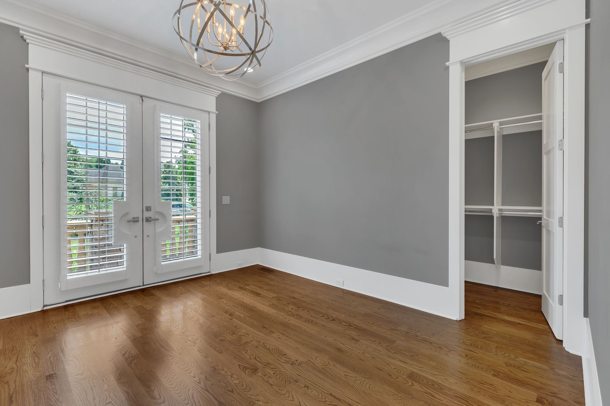 1430 Avellino Cir