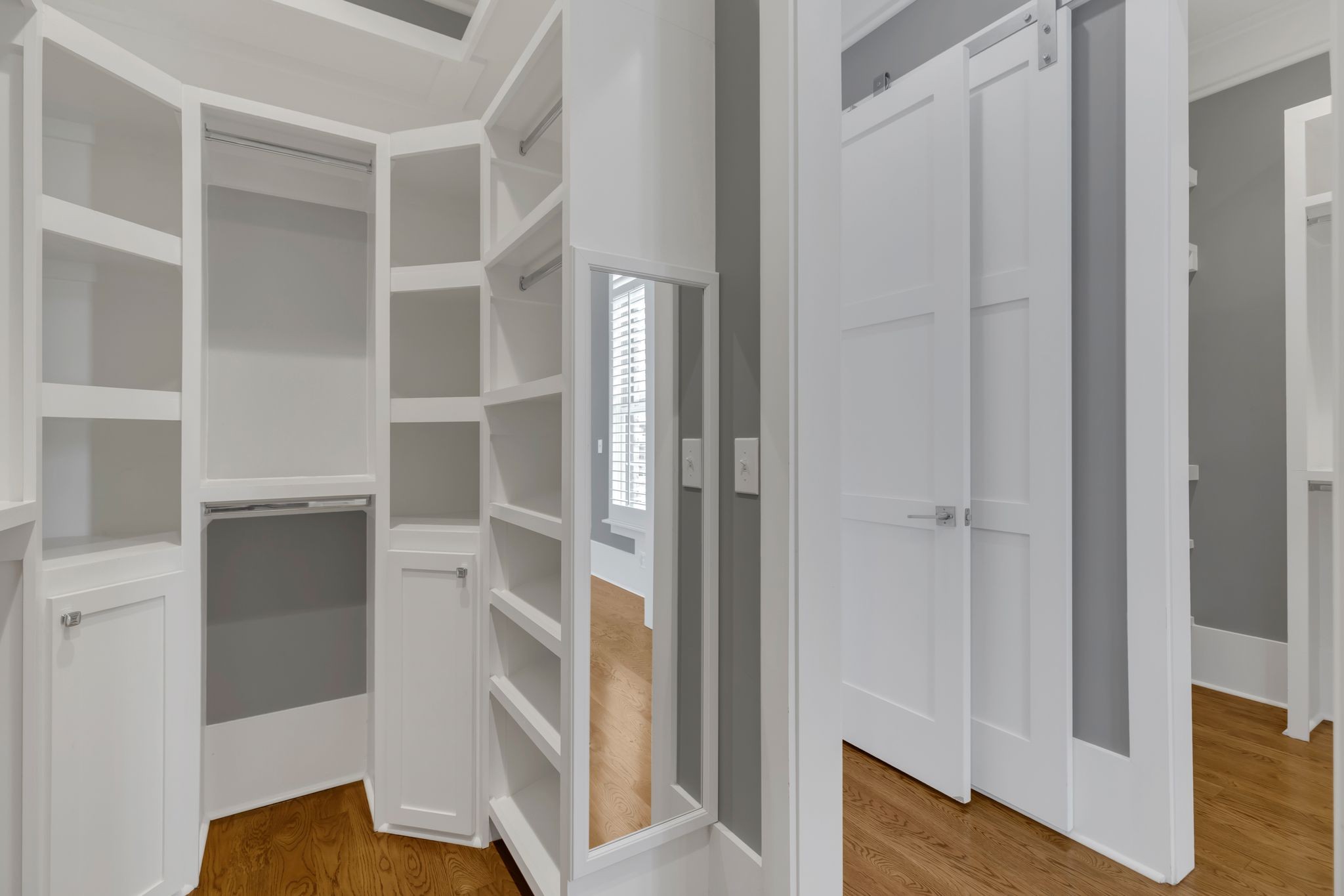 1430 Avellino Cir