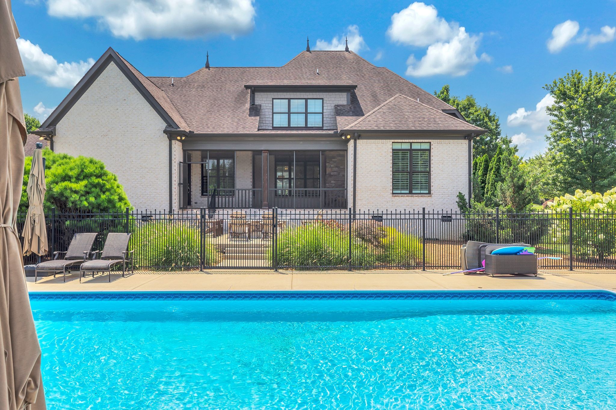 1430 Avellino Cir