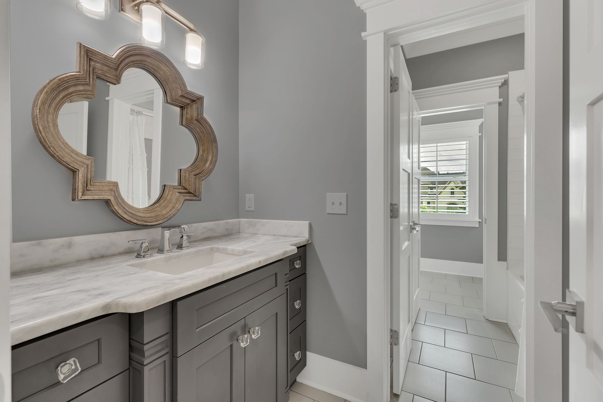 1430 Avellino Cir