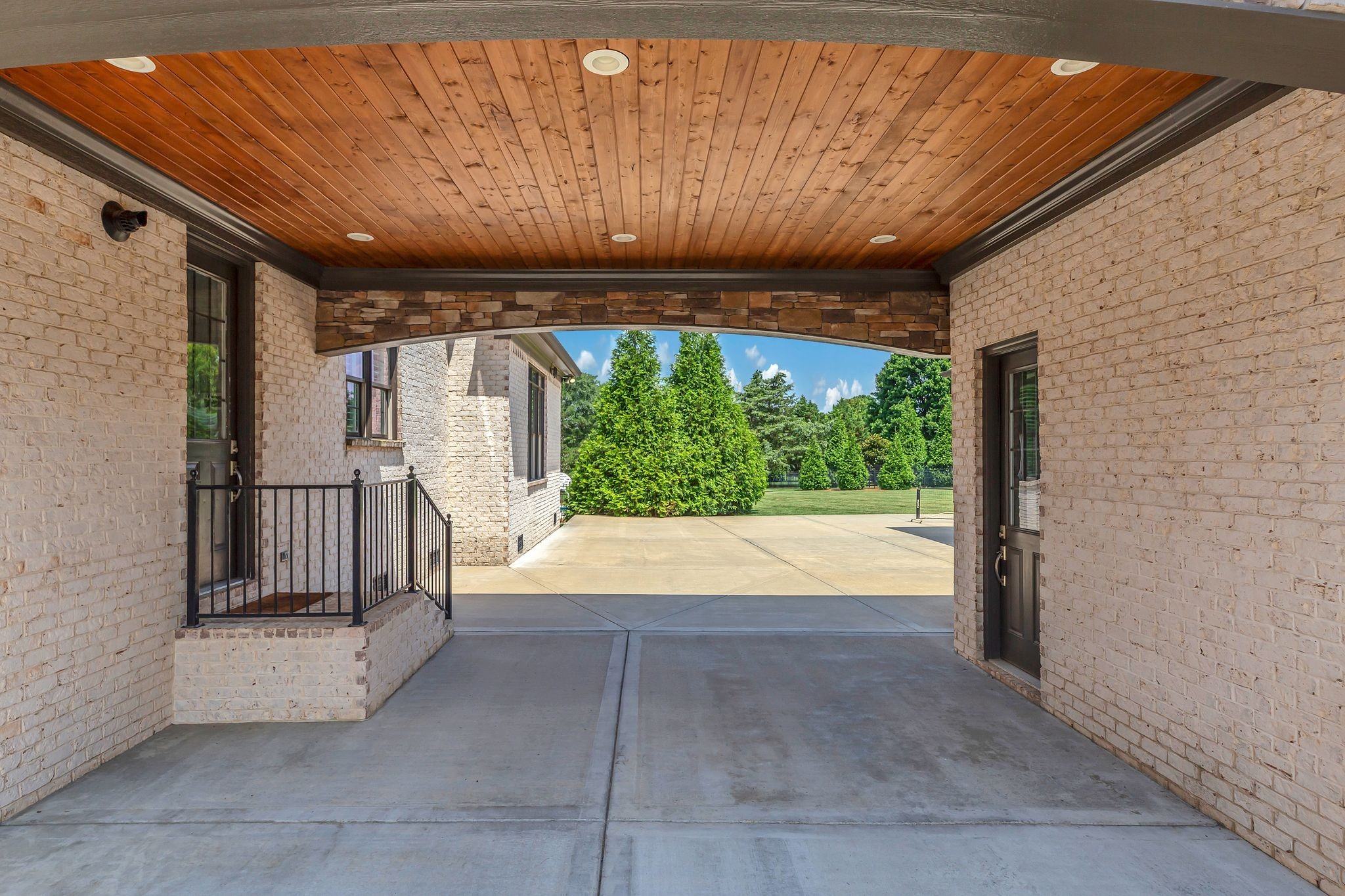 1430 Avellino Cir