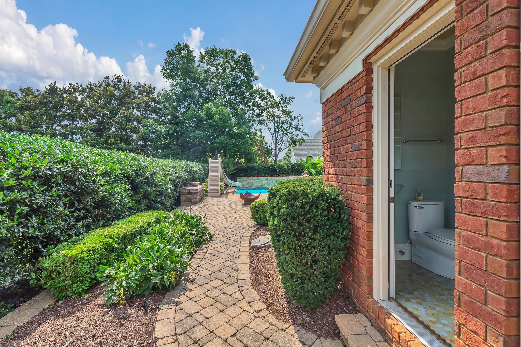 1512 Mirabella Way