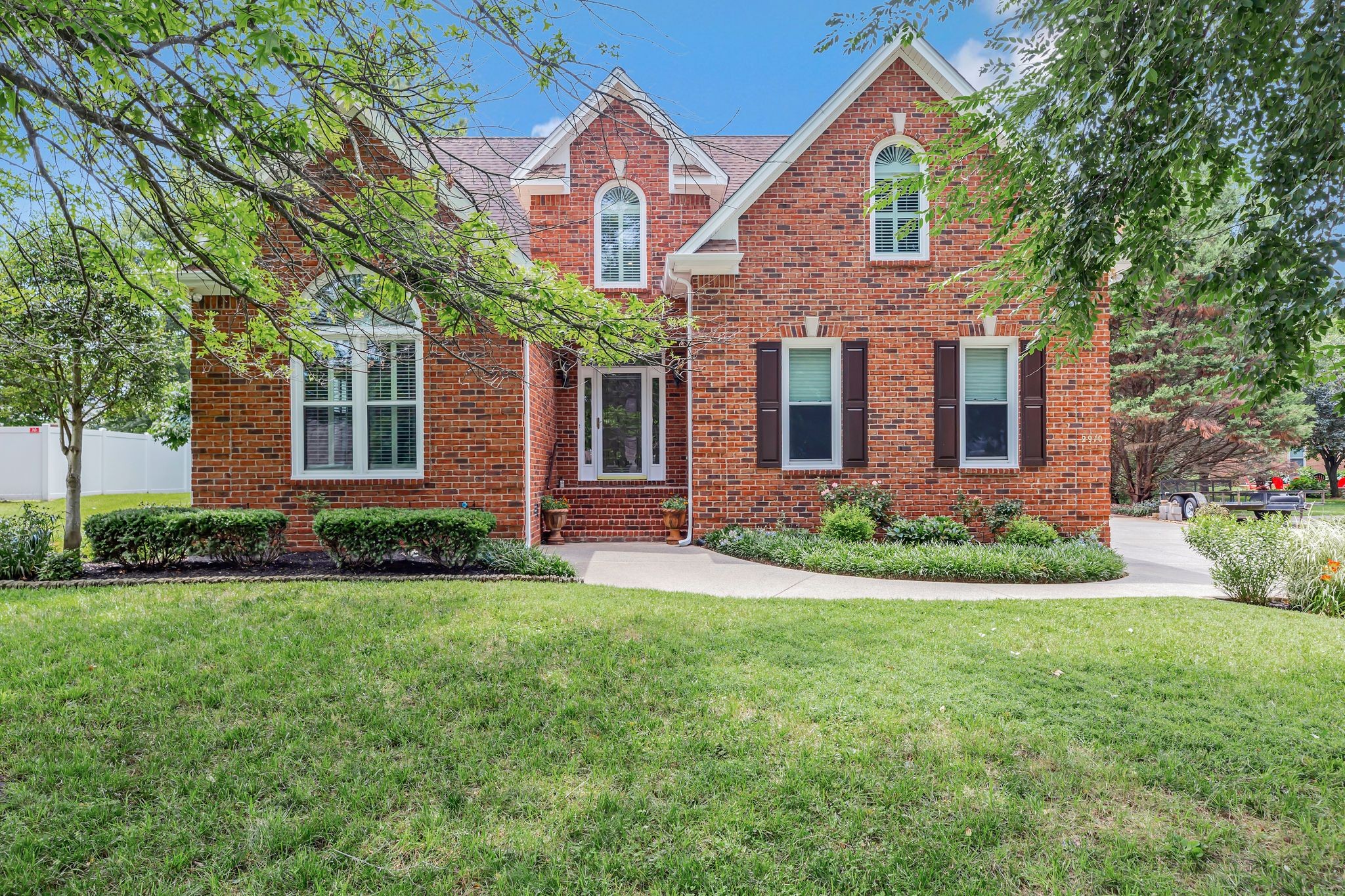 2910 Chaucer Dr