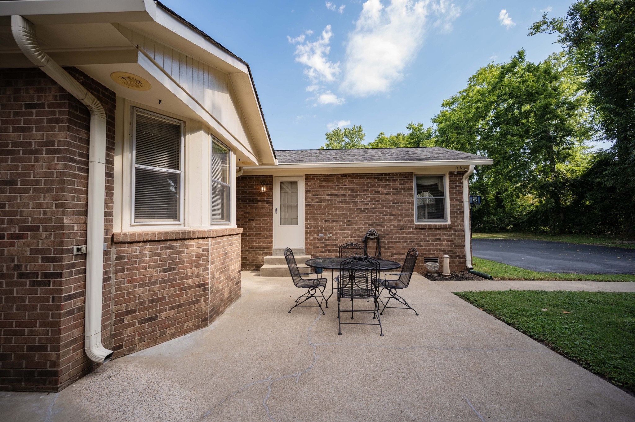 2250 Wiltshire Dr
