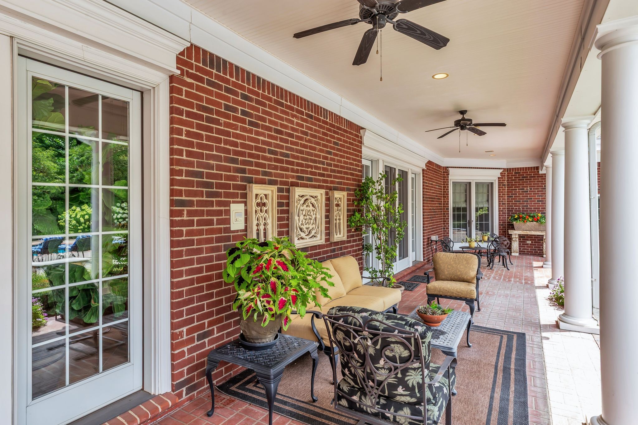 1728 Shagbark Trl