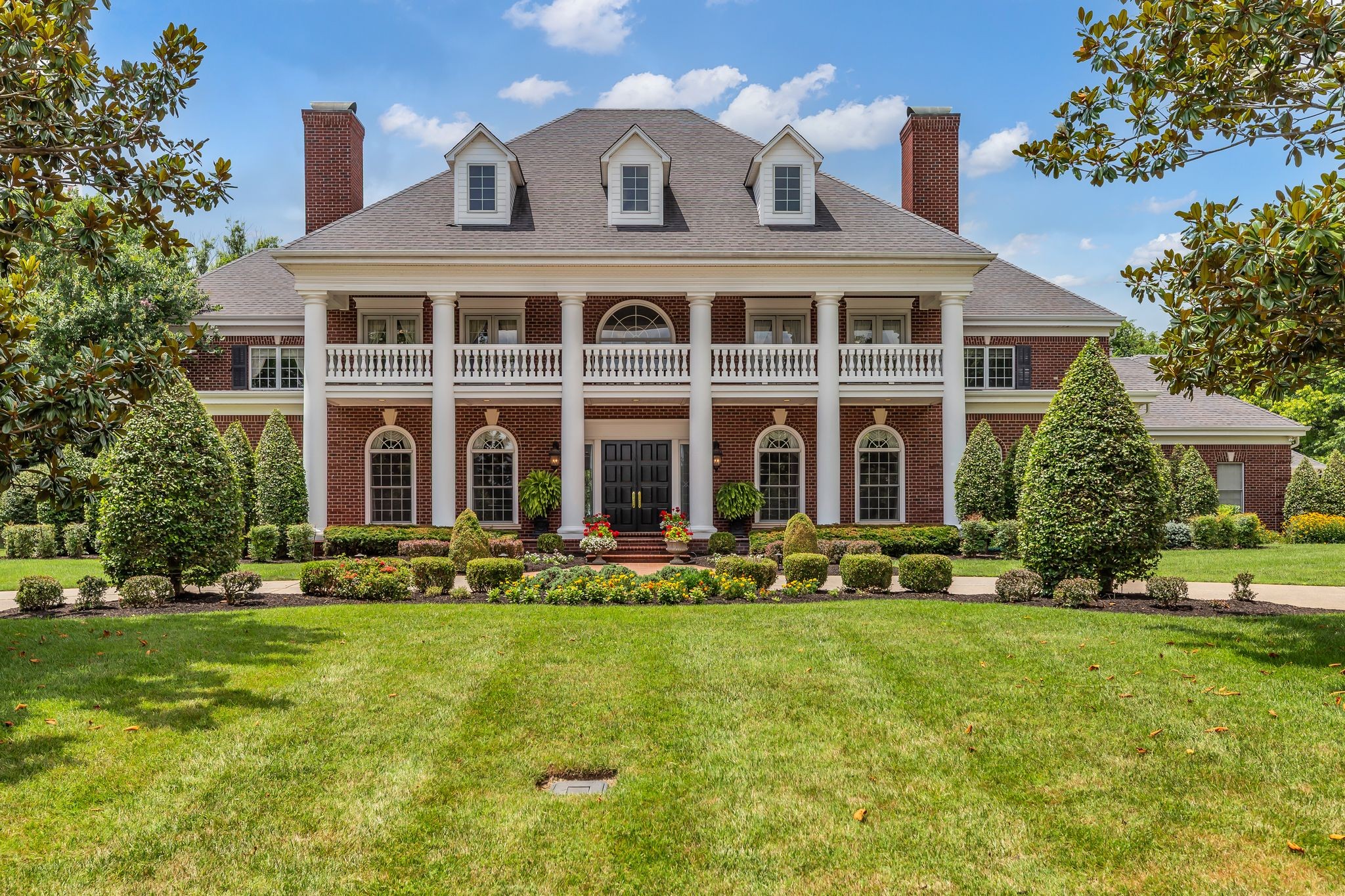 1728 Shagbark Trl