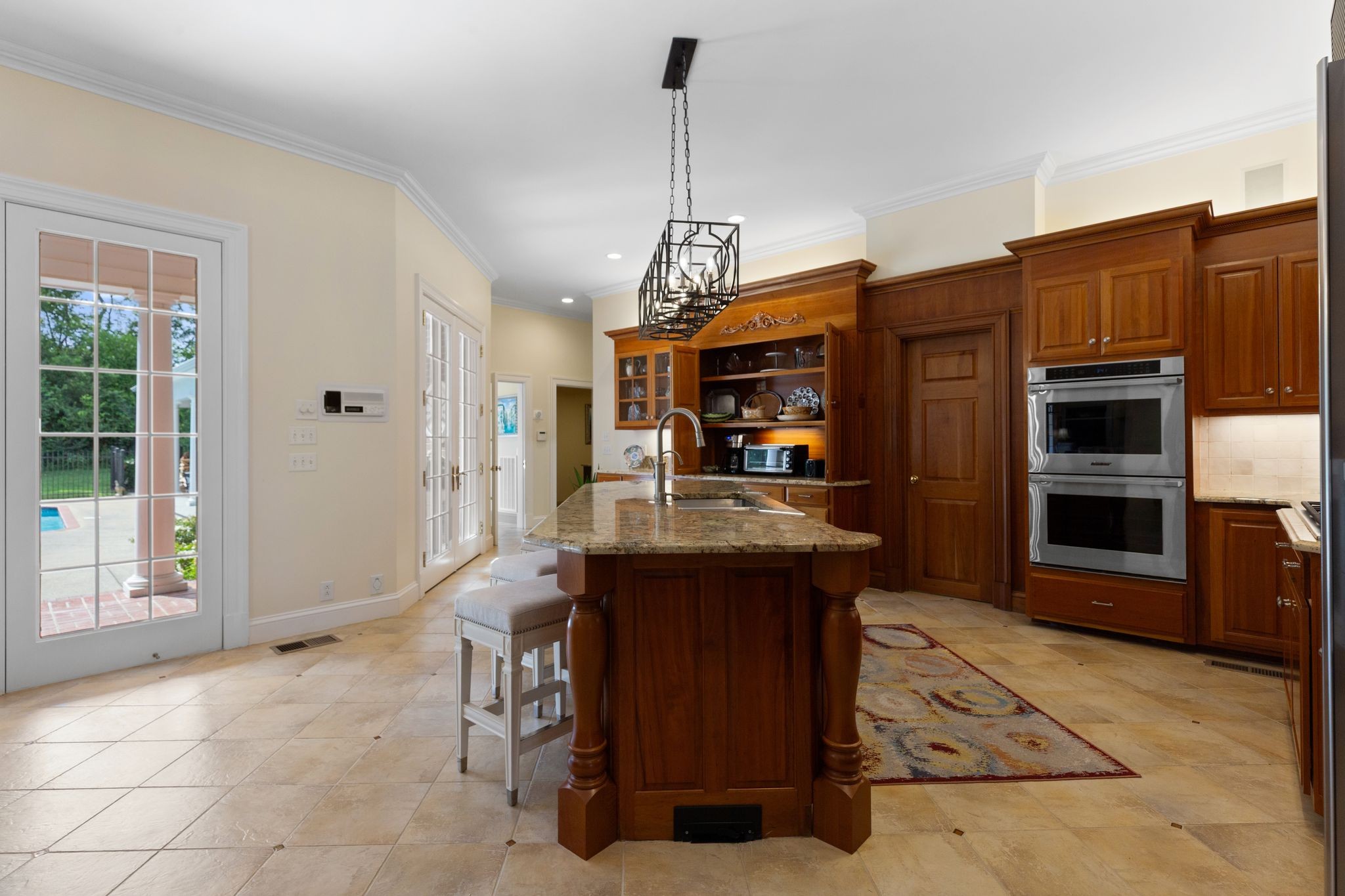 1728 Shagbark Trl