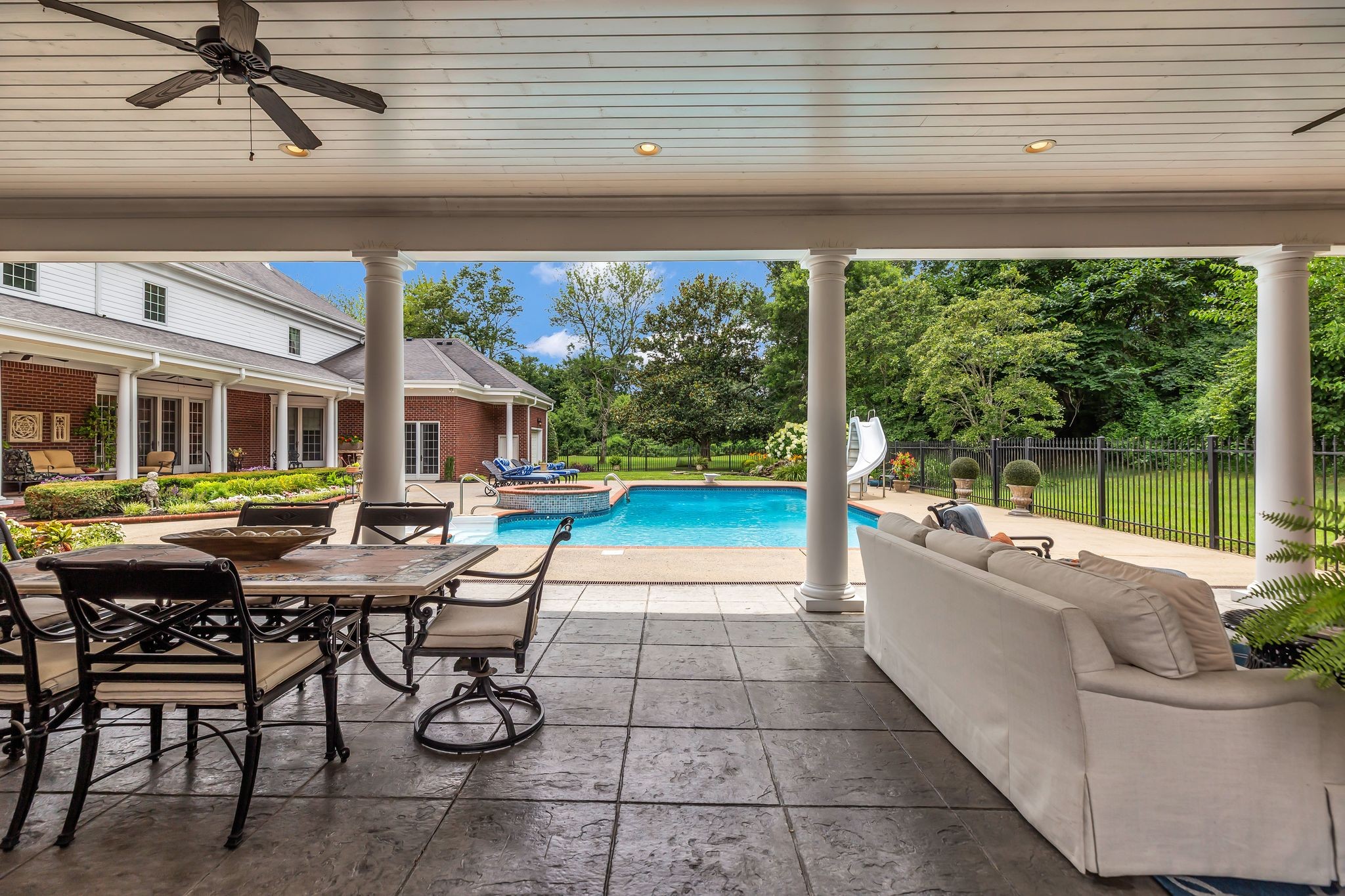1728 Shagbark Trl