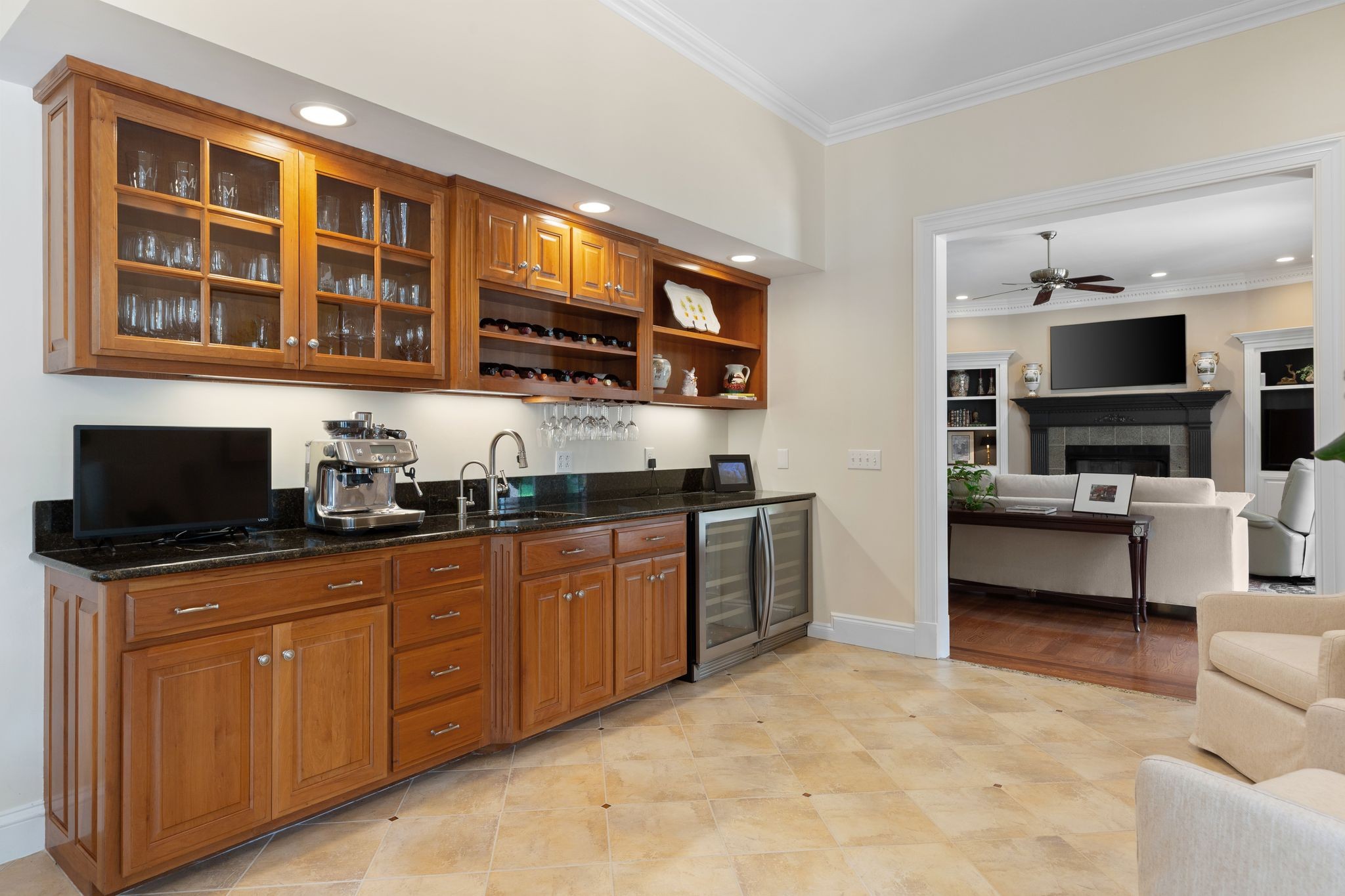 1728 Shagbark Trl