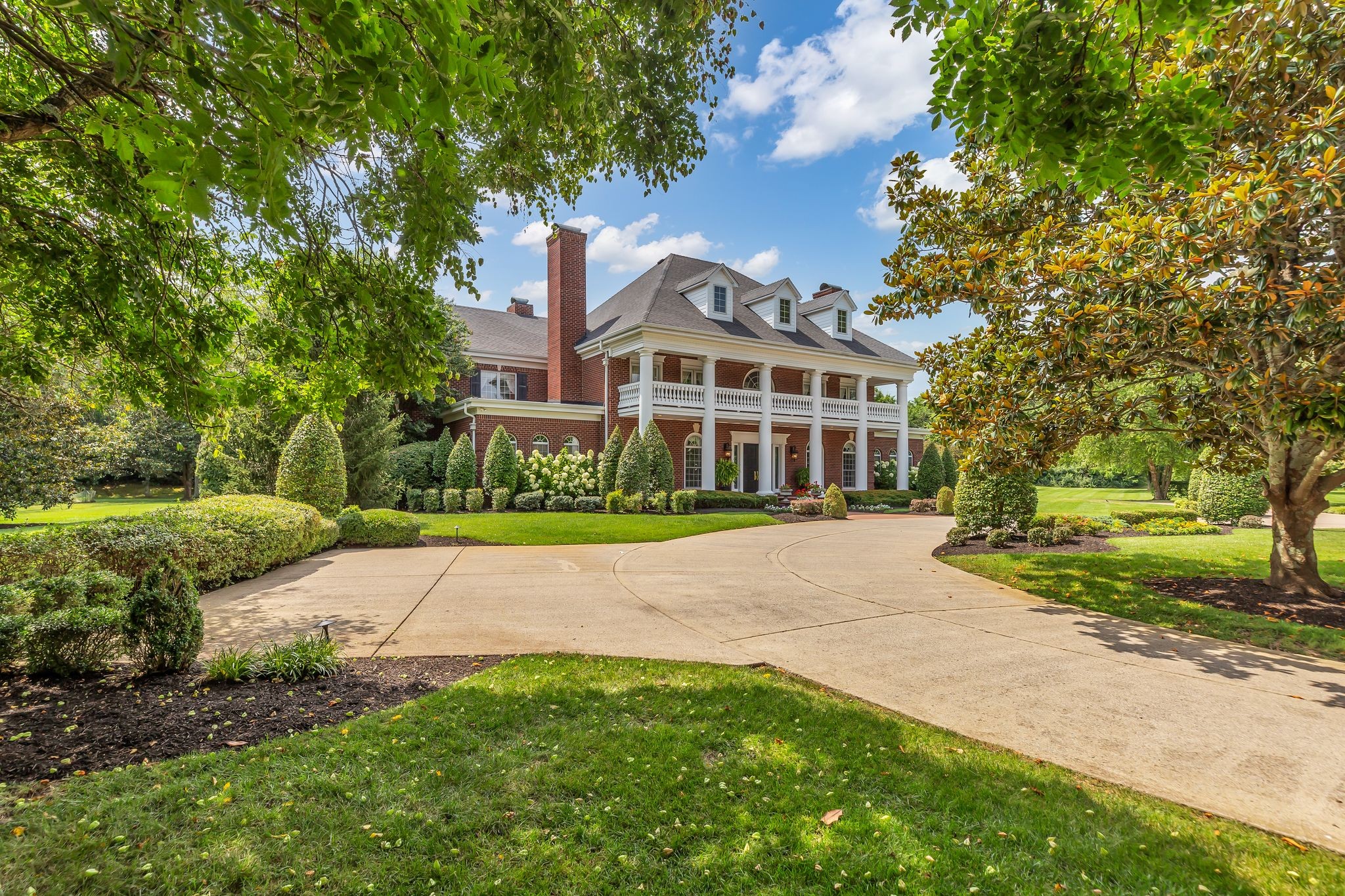 1728 Shagbark Trl