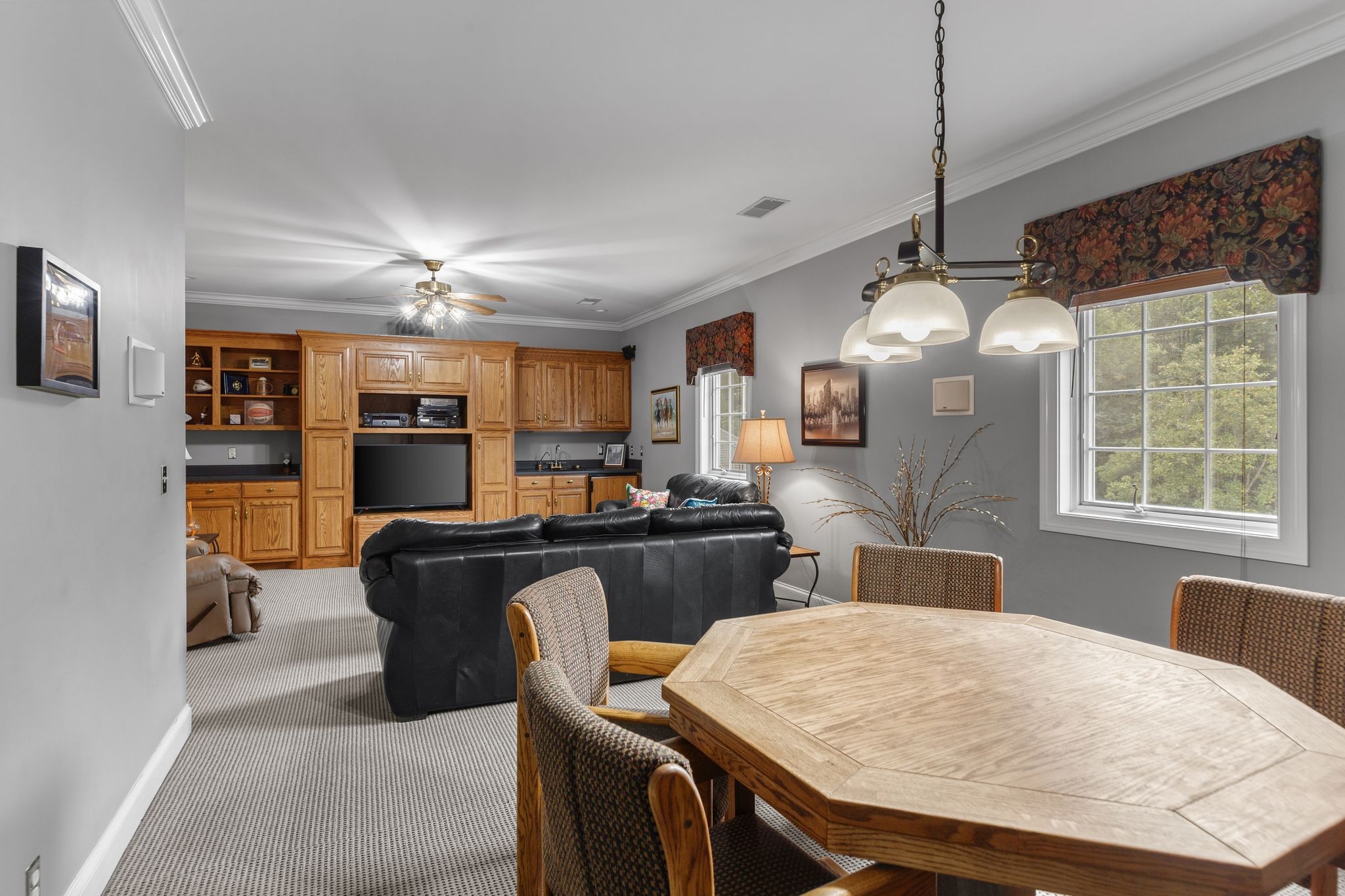 1728 Shagbark Trl