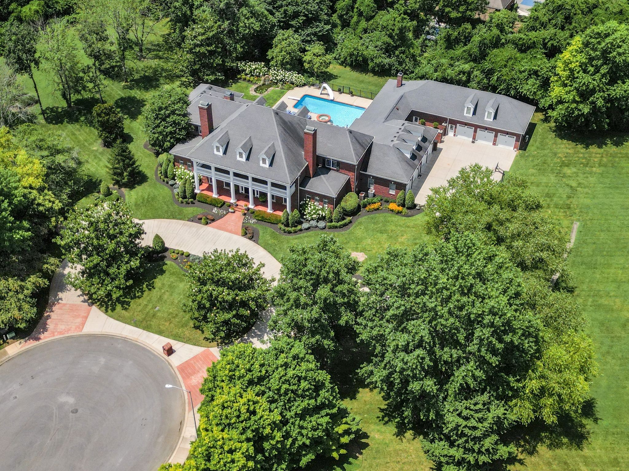 1728 Shagbark Trl