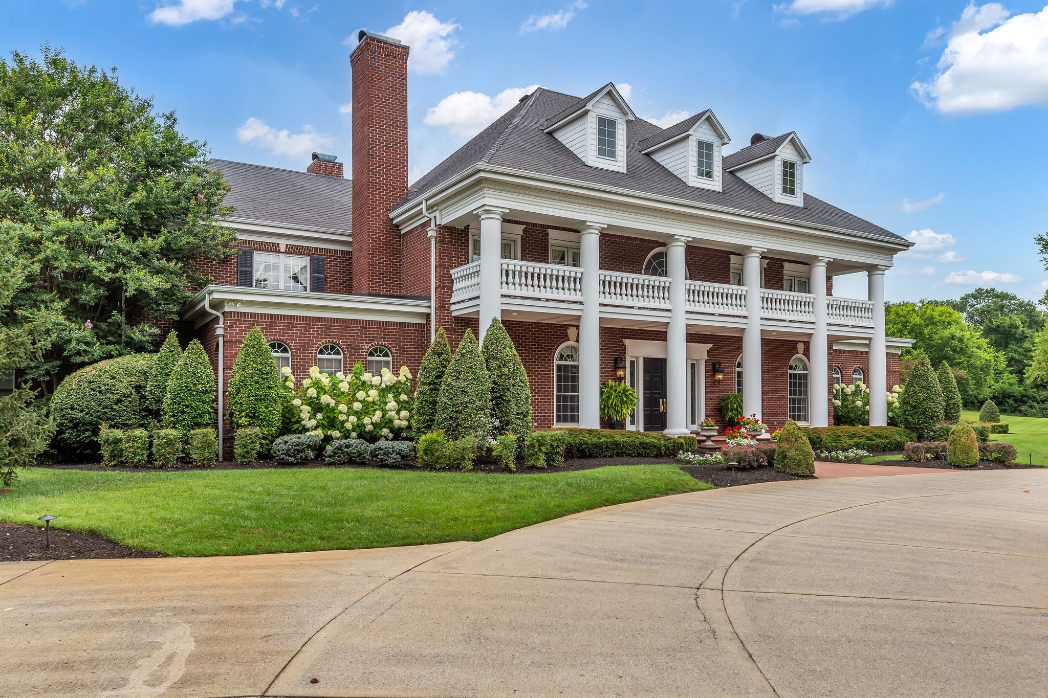 1728 Shagbark Trl