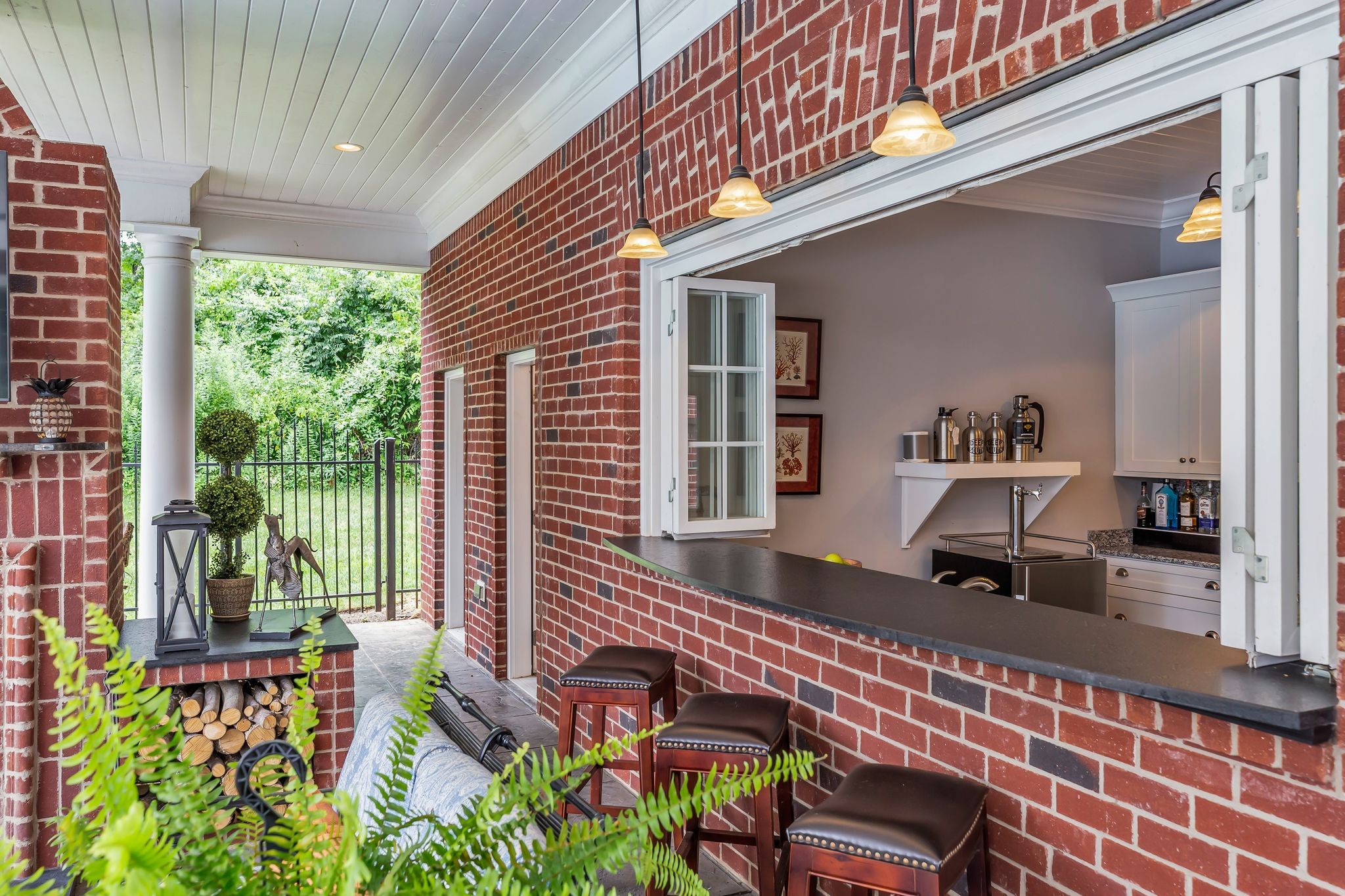 1728 Shagbark Trl