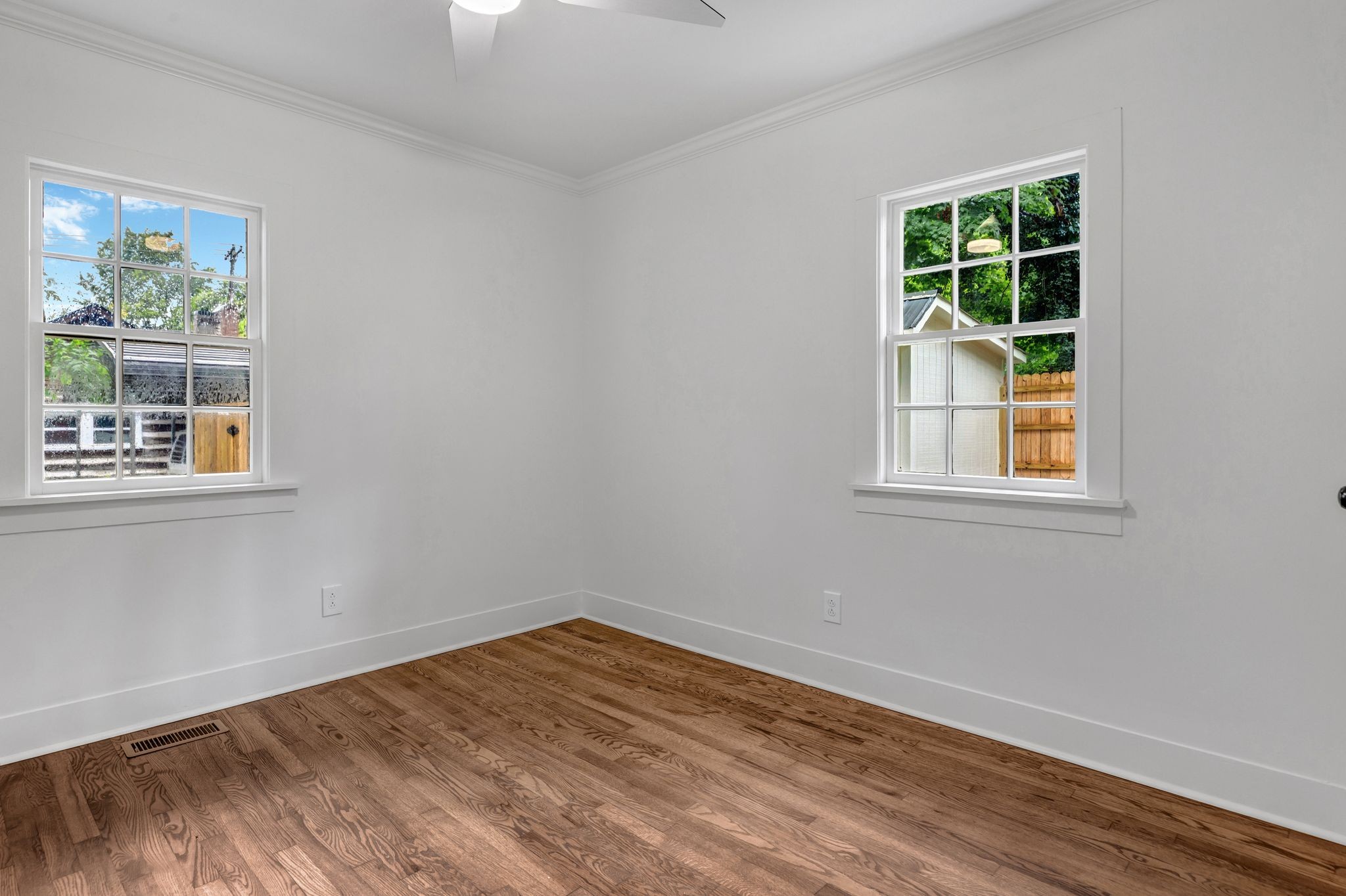 114 S Hancock St